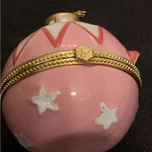 Vintage Baby Girl Pink 1st Christmas Trinket Box Hinged Ornament Round New 2” - Picture 3 of 9